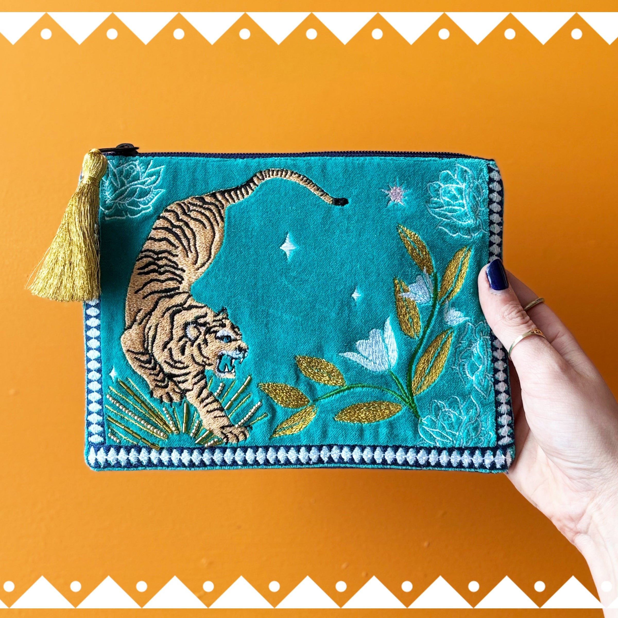 Inked Tiger Pouch Green
