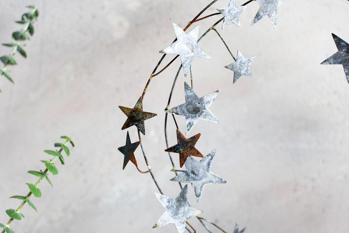 Aged Abari Zinc Star Wreath